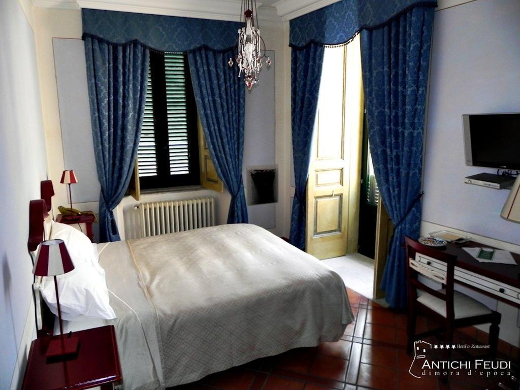 Antichi Feudi Dimora D'Epoca Hotel Teggiano ภายนอก รูปภาพ