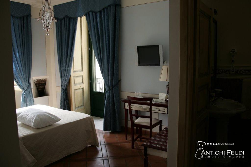 Antichi Feudi Dimora D'Epoca Hotel Teggiano ภายนอก รูปภาพ