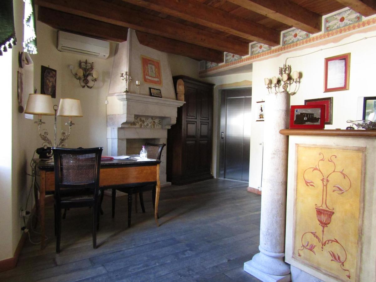 Antichi Feudi Dimora D'Epoca Hotel Teggiano ภายนอก รูปภาพ