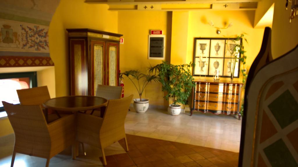 Antichi Feudi Dimora D'Epoca Hotel Teggiano ภายนอก รูปภาพ