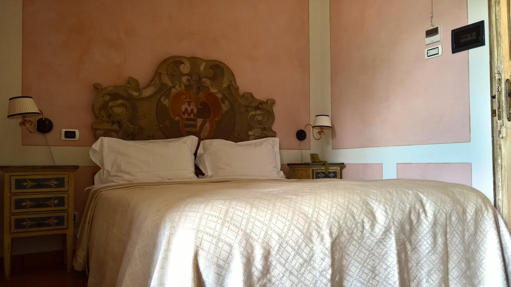 Antichi Feudi Dimora D'Epoca Hotel Teggiano ภายนอก รูปภาพ